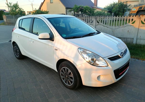 Hyundai i20 cena 14900 przebieg: 185000, rok produkcji 2010 z Gorlice małe 301